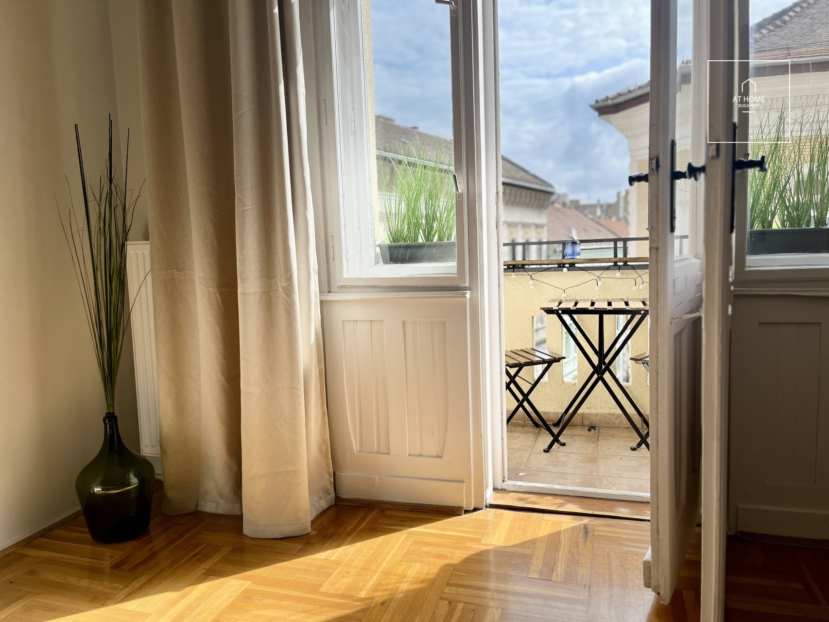 Premium renovated classical apartment for rent in Budapest, District VII, Erzsébetváros.