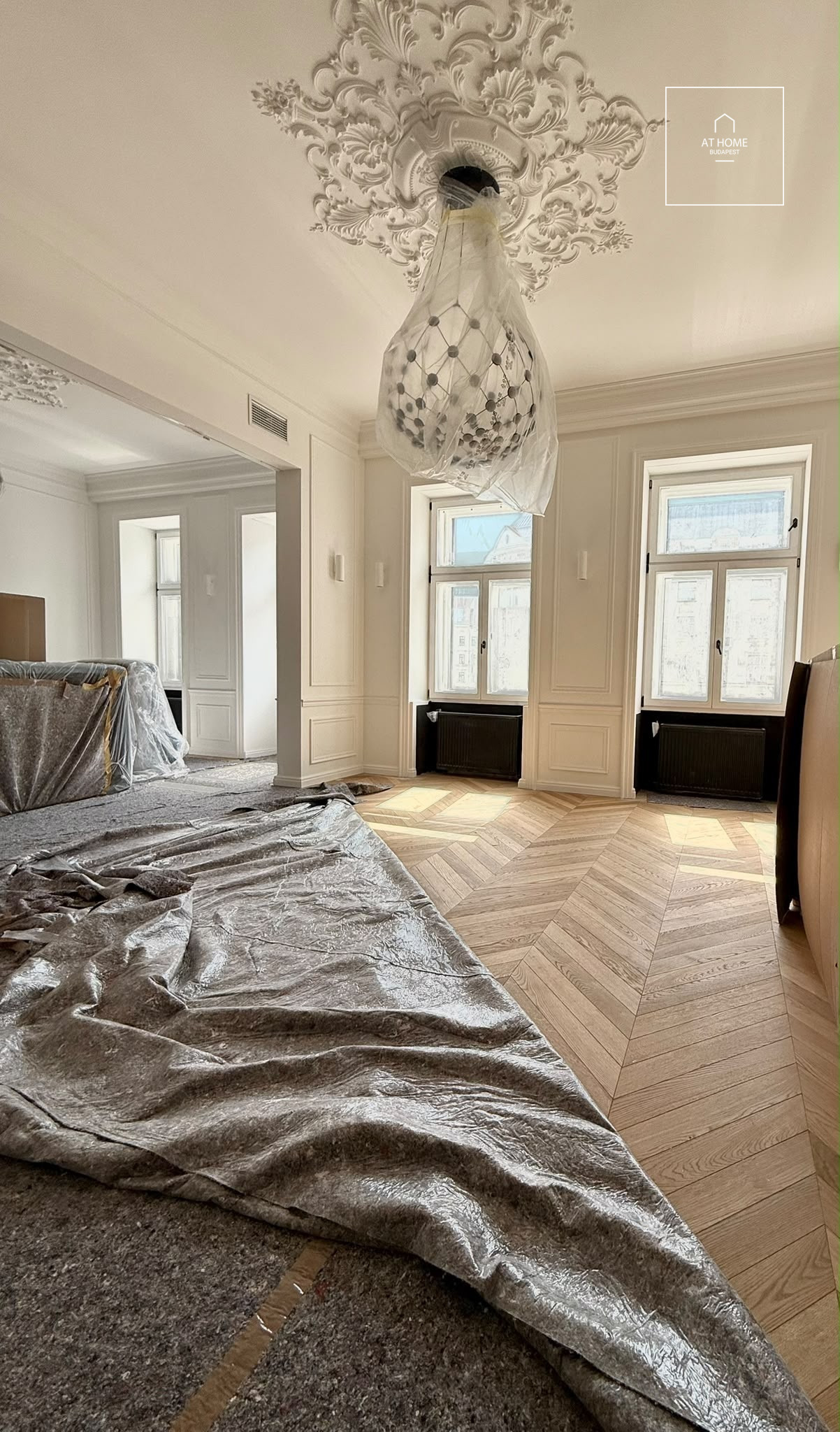 Renovated 110 m², 2-bedroom apartment with smart home system and balcony in Lipótváros