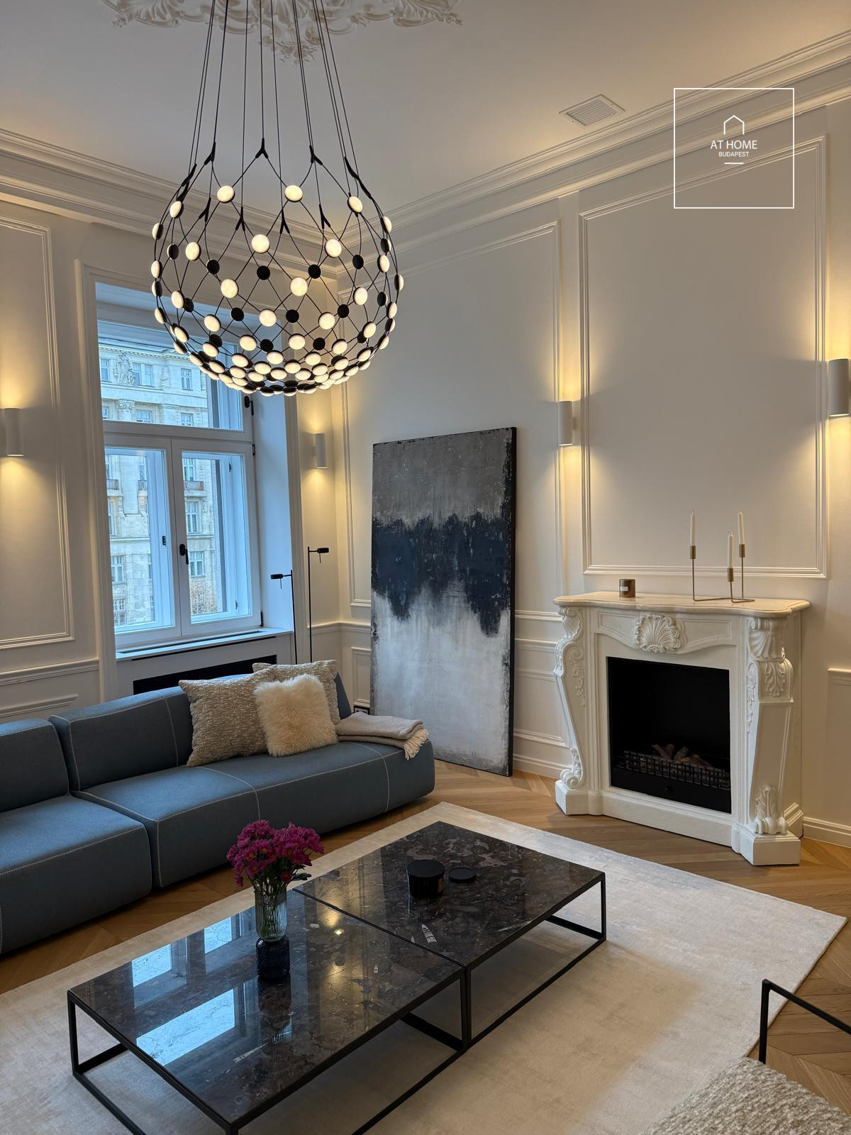 Renovated 110 m², 2-bedroom apartment with smart home system and balcony in Lipótváros