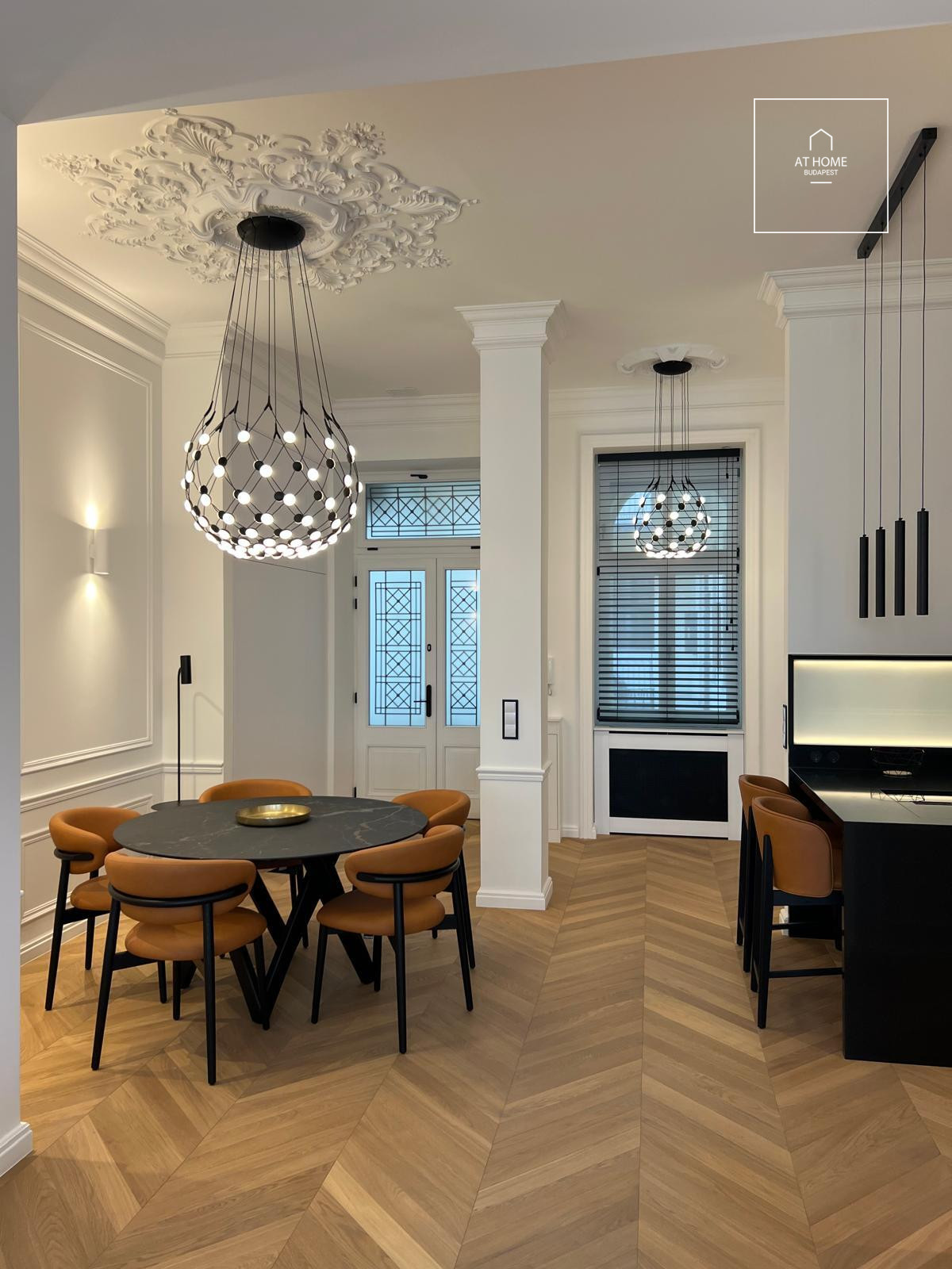 Renovated 110 m², 2-bedroom apartment with smart home system and balcony in Lipótváros