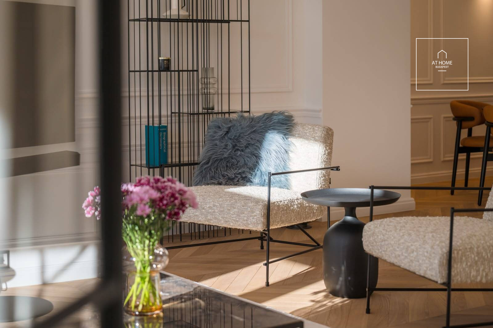 Renovated 110 m², 2-bedroom apartment with smart home system and balcony in Lipótváros