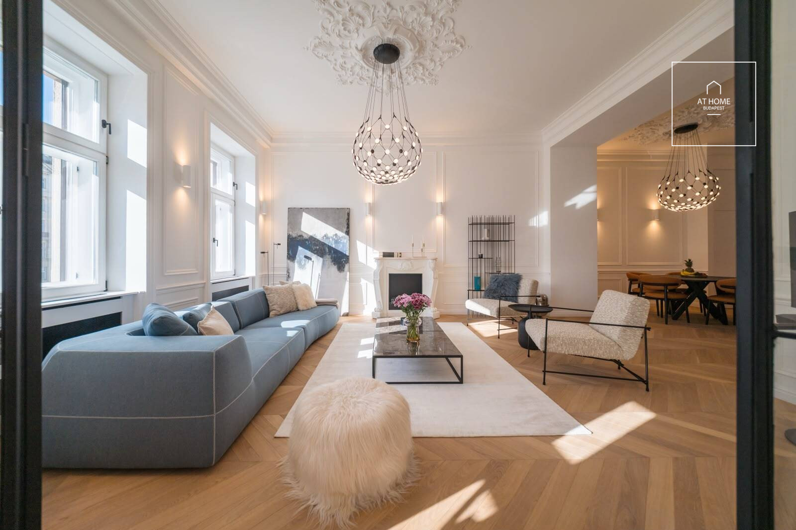 Renovated 110 m², 2-bedroom apartment with smart home system and balcony in Lipótváros