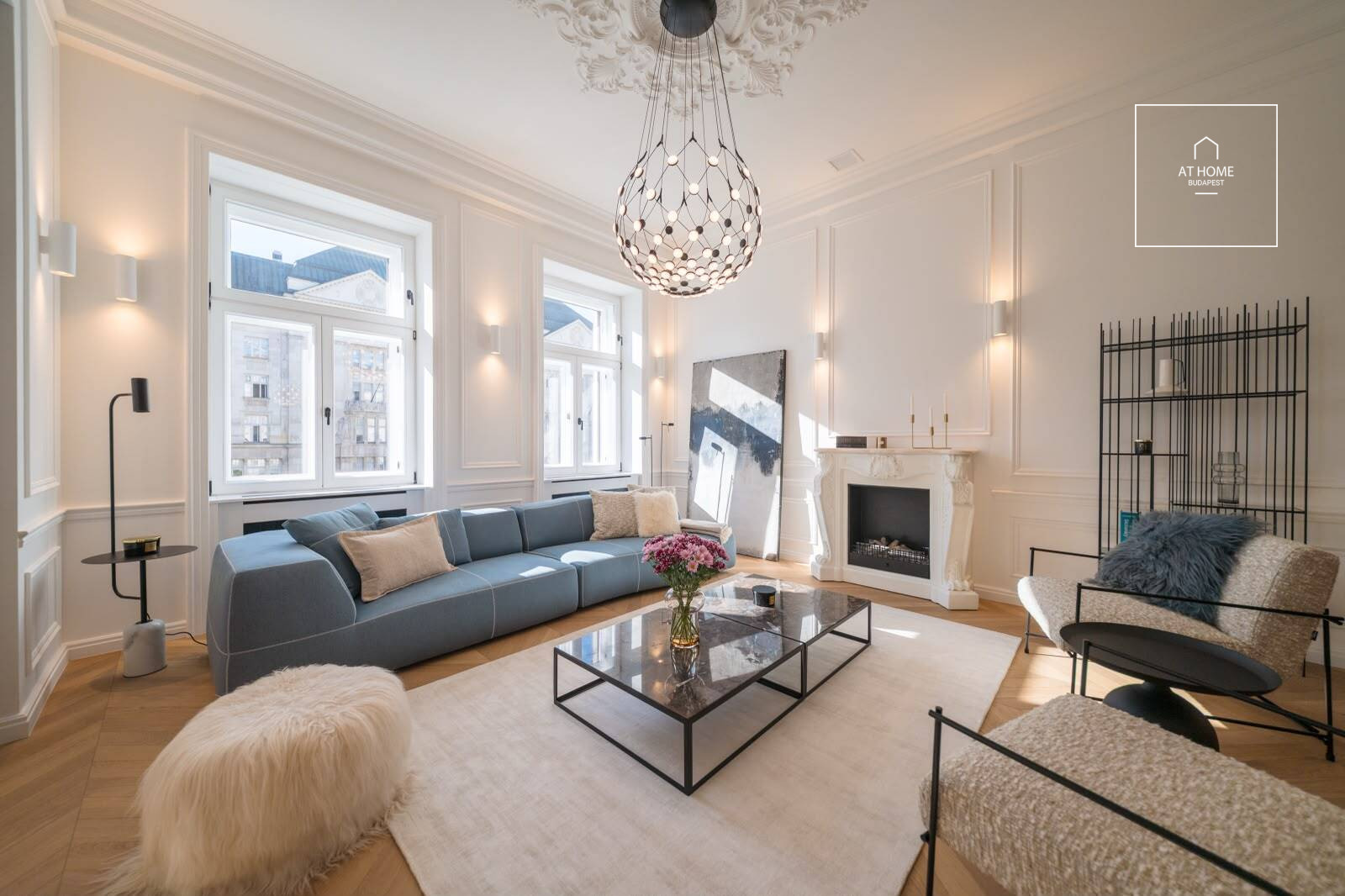 Renovated 110 m², 2-bedroom apartment with smart home system and balcony in Lipótváros