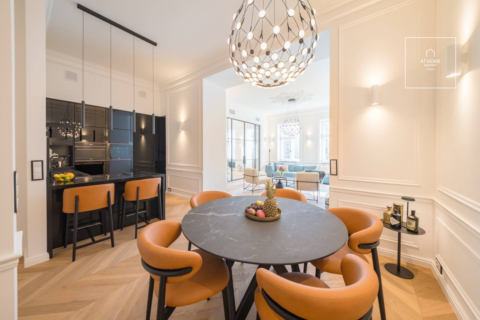 Renovated 110 m², 2-bedroom apartment with smart home system and balcony in Lipótváros