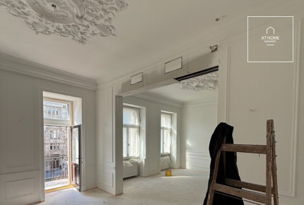 Renovated 110 m², 2-bedroom apartment with smart home system and balcony in Lipótváros