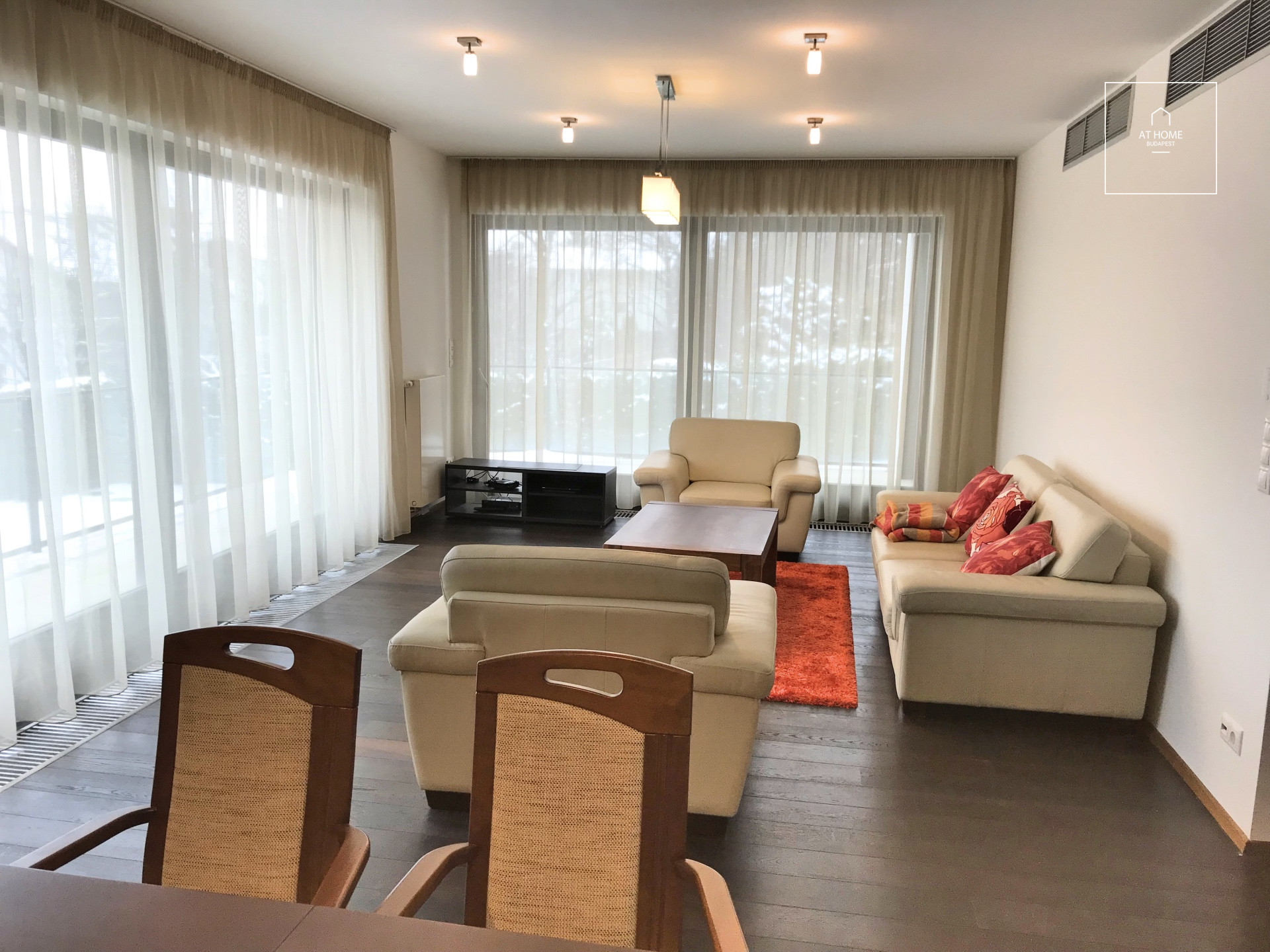 Elegant Furnished Apartment in a Quiet Area of Budapest\'s 2nd District
