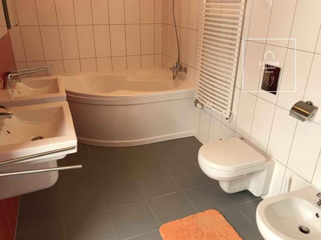 Elegant Furnished Apartment in a Quiet Area of Budapest\'s 2nd District