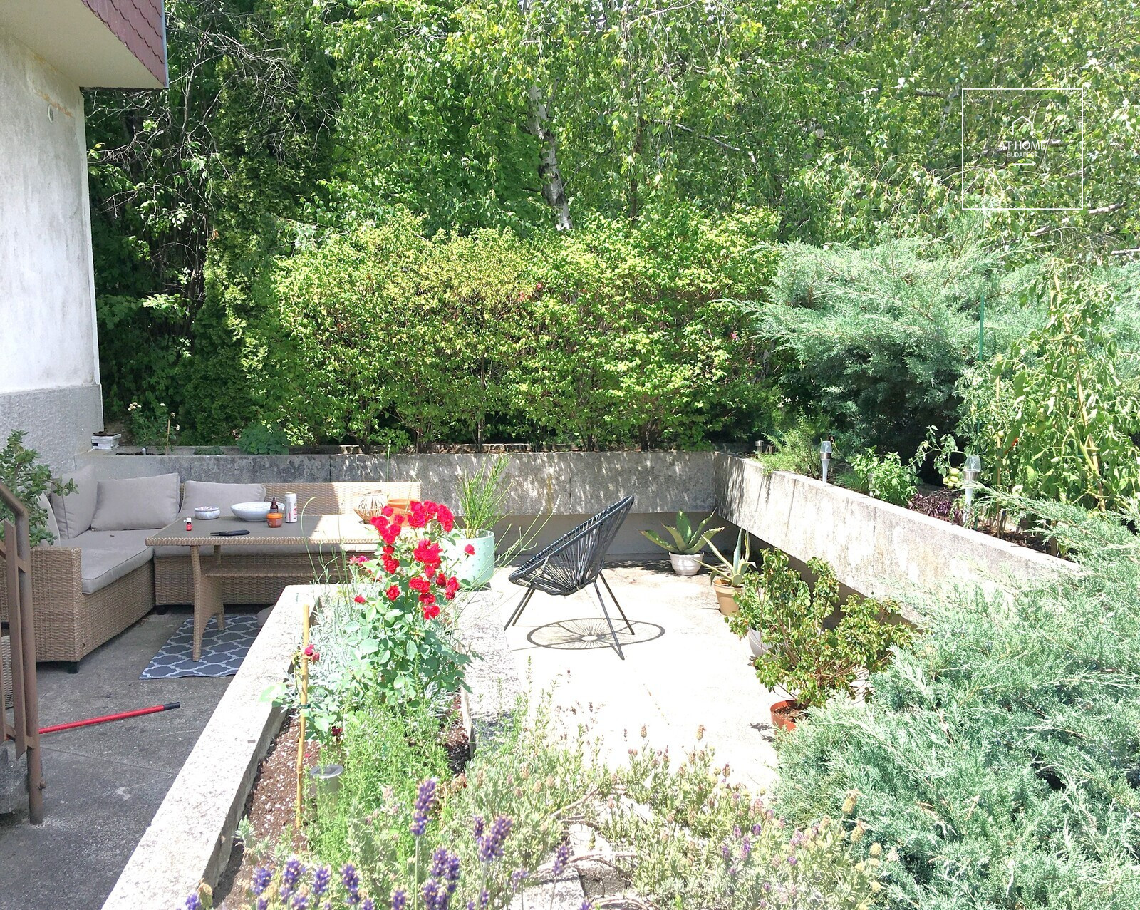 Premium Hillside 2-Bedroom Apartment with Panorama and Terrace for Rent in Sashegy, District XI