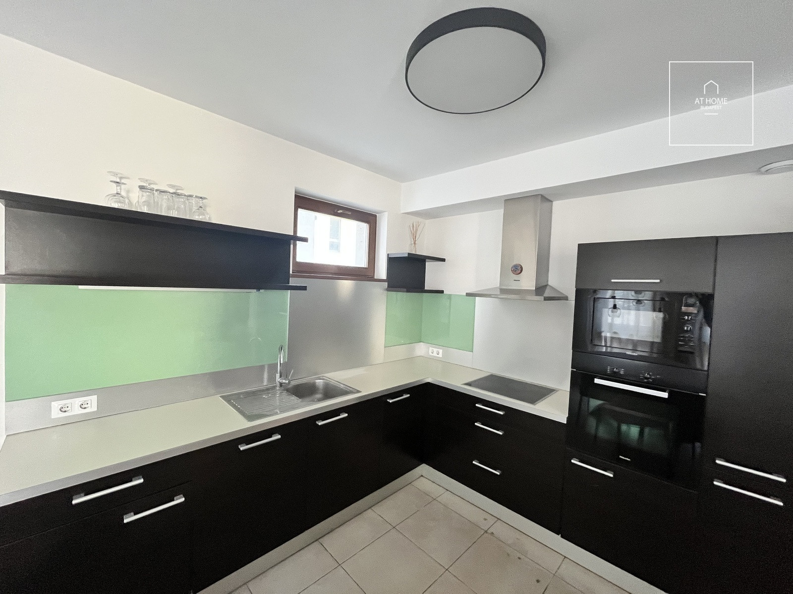 Modern Furnished Apartment for Rent Near Oktogon, Budapest\'s 6th District