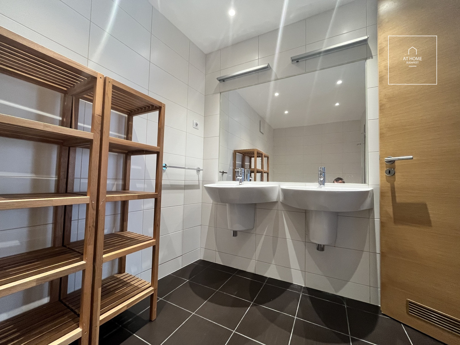 Modern Furnished Apartment for Rent Near Oktogon, Budapest\'s 6th District