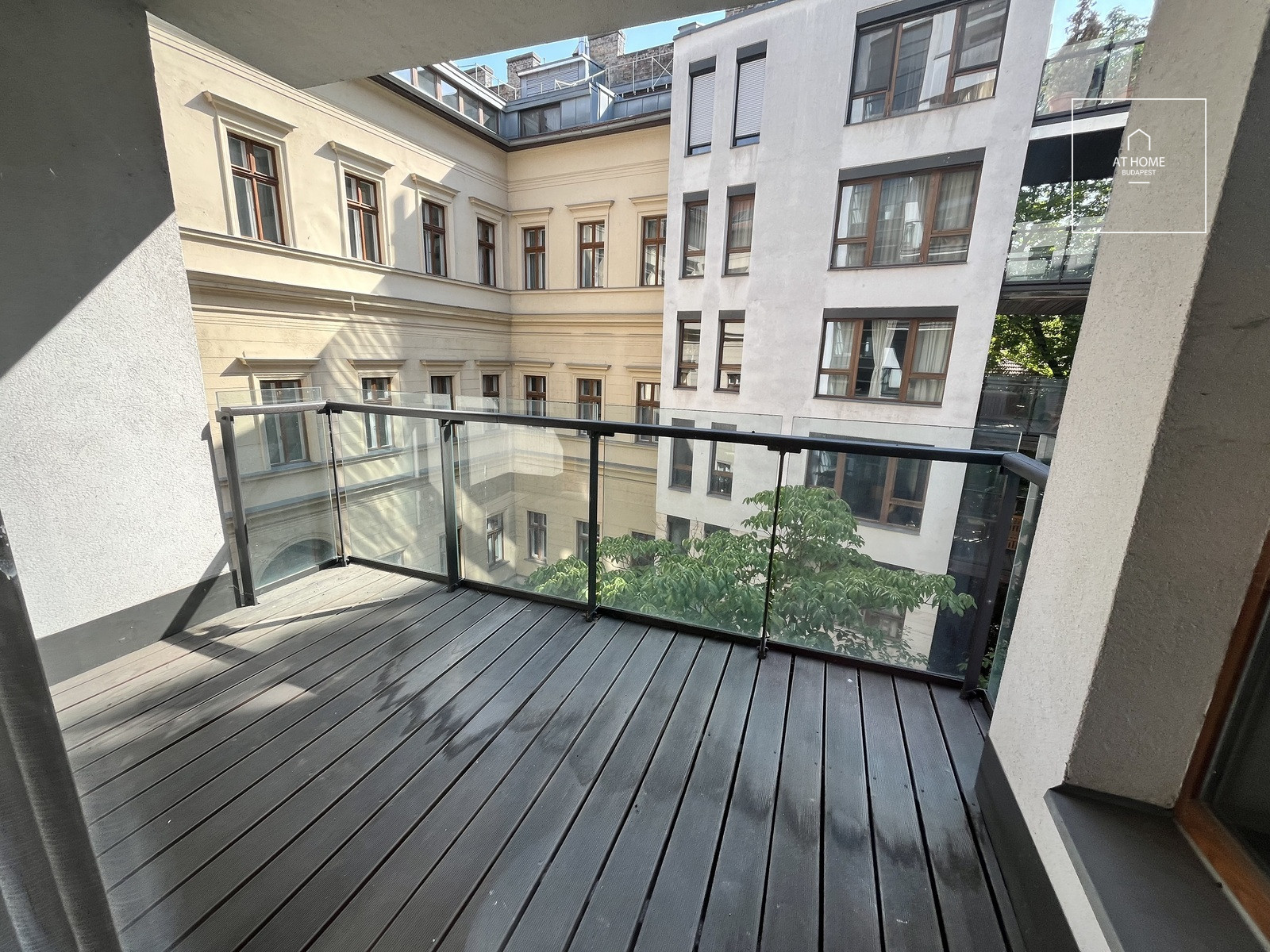 Modern Furnished Apartment for Rent Near Oktogon, Budapest\'s 6th District