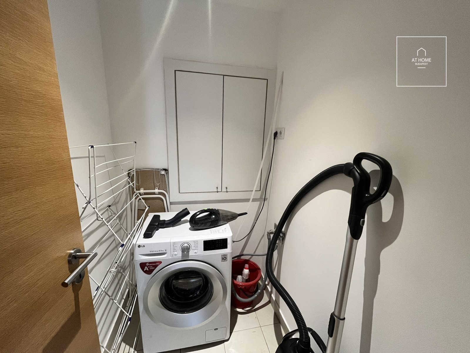 Modern Furnished Apartment Near Oktogon, Budapest\'s 6th District