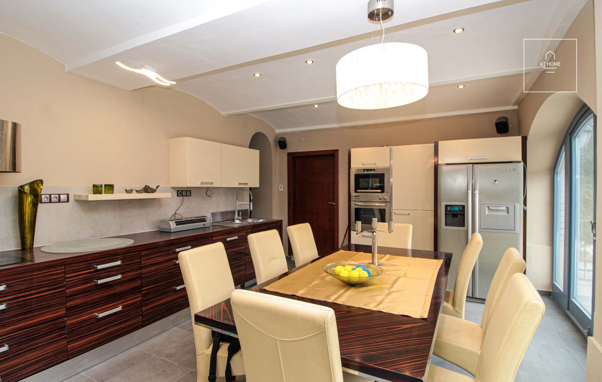 Exclusive three-bedroom garden-connected villa apartment for rent in the heart of Budapest XII. district Virányos