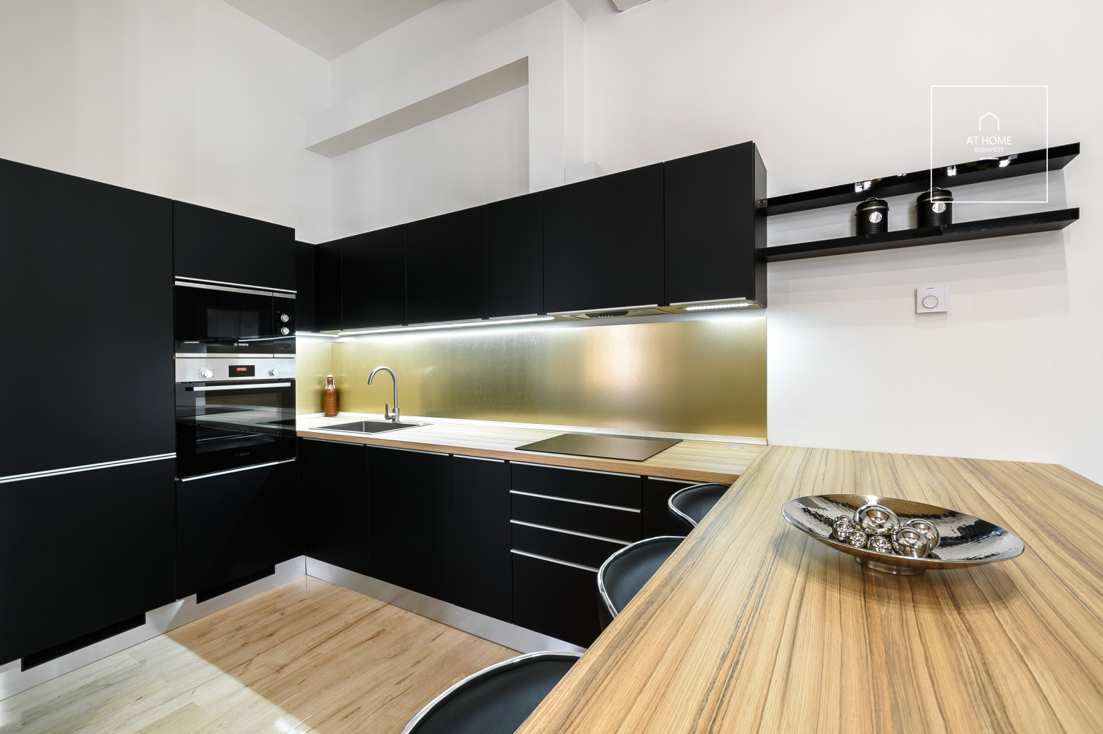 Timeless Elegance in the Heart of Budapest – Exclusive 128 sqm Grand Apartment for Sale in Erzsébetváros