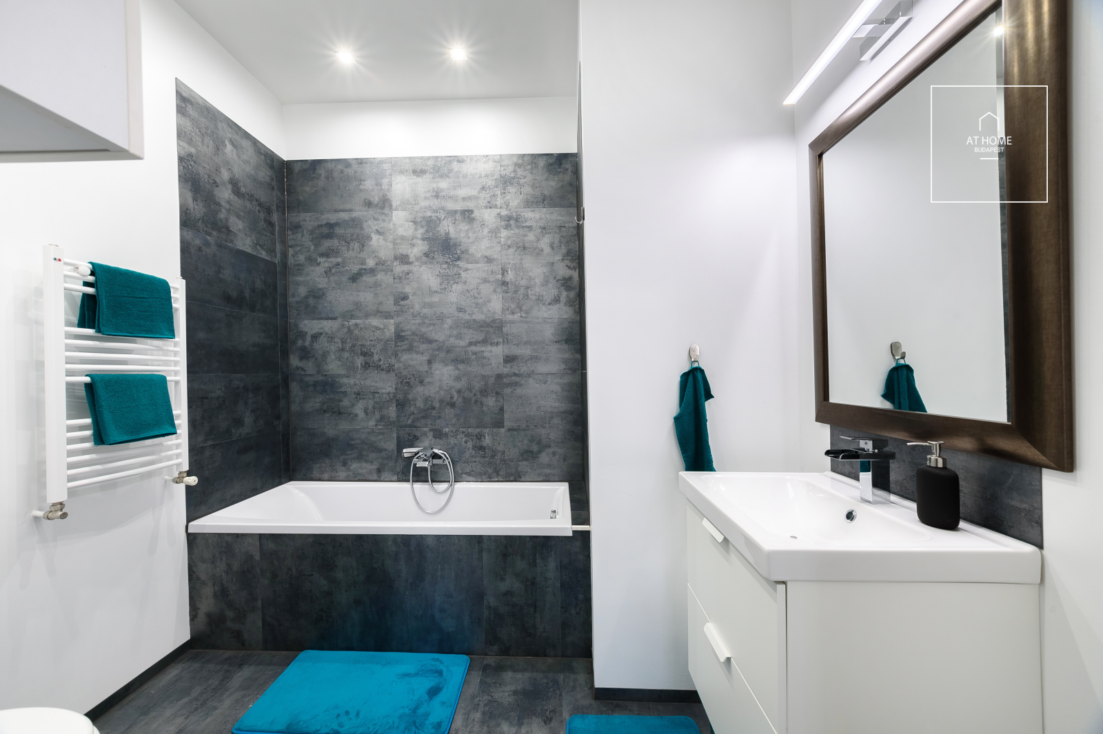 Timeless Elegance in the Heart of Budapest – Exclusive 128 sqm Grand Apartment for Sale in Erzsébetváros