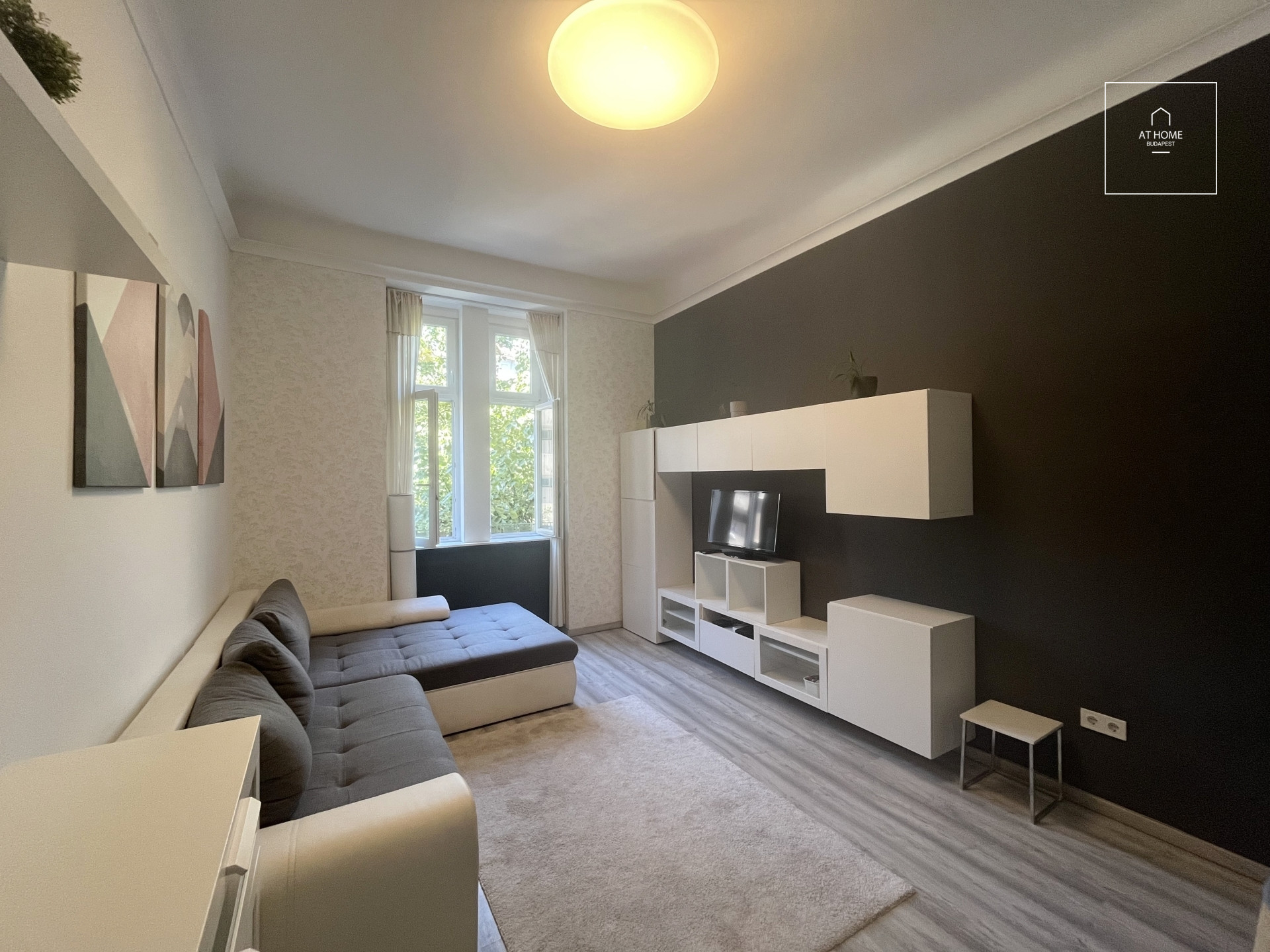 Renovated apartment with a gallery for sale in Krisztinaváros, Budapest.
