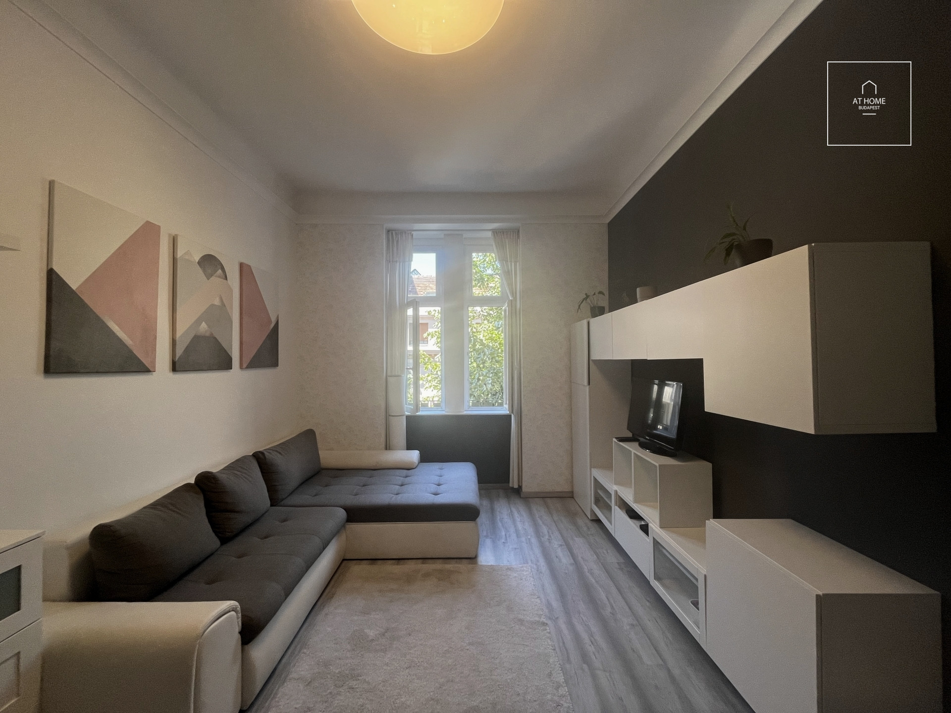 Renovated apartment with a gallery for sale in Krisztinaváros, Budapest.