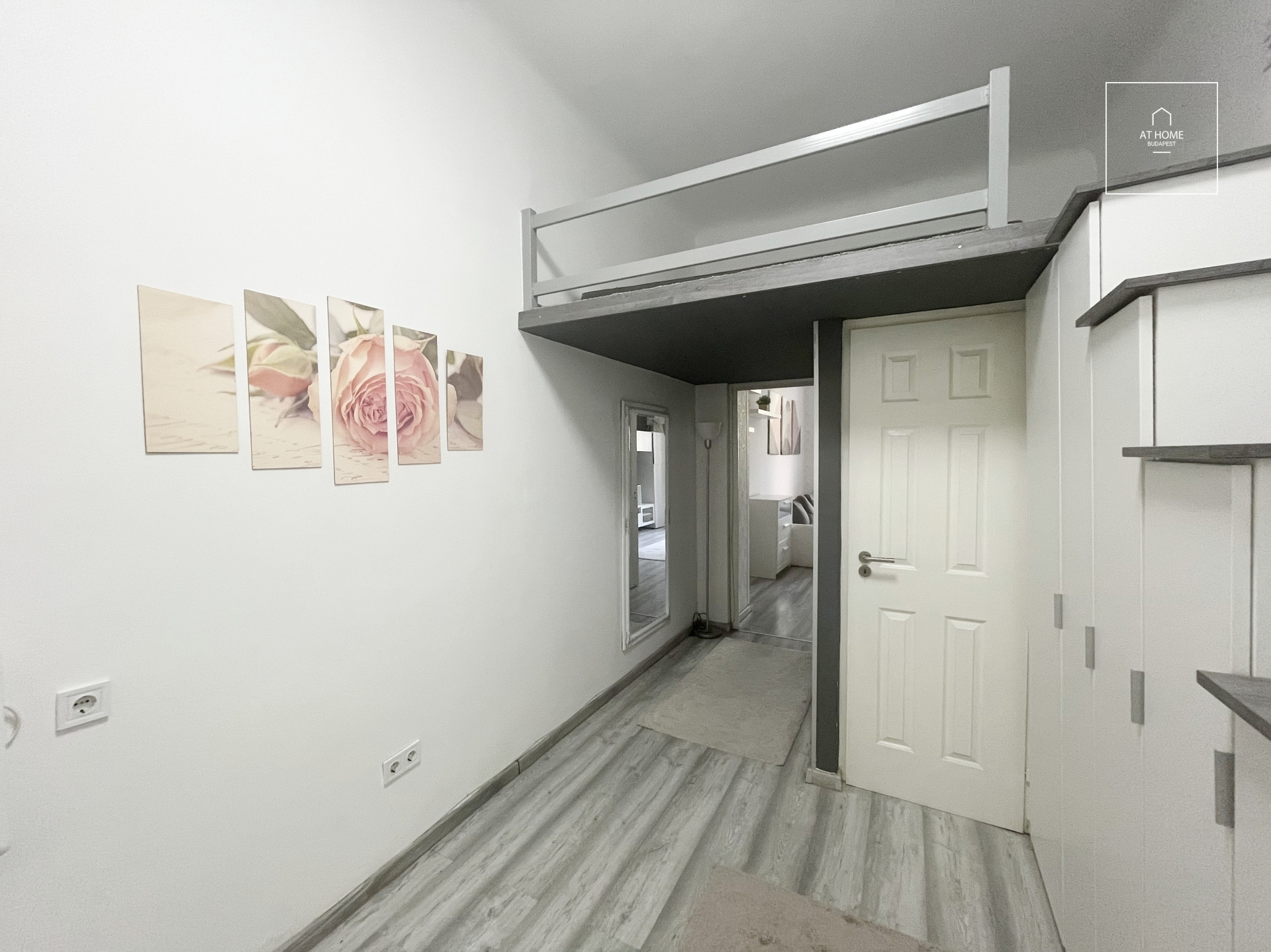 Renovated apartment with a gallery for sale in Krisztinaváros, Budapest.