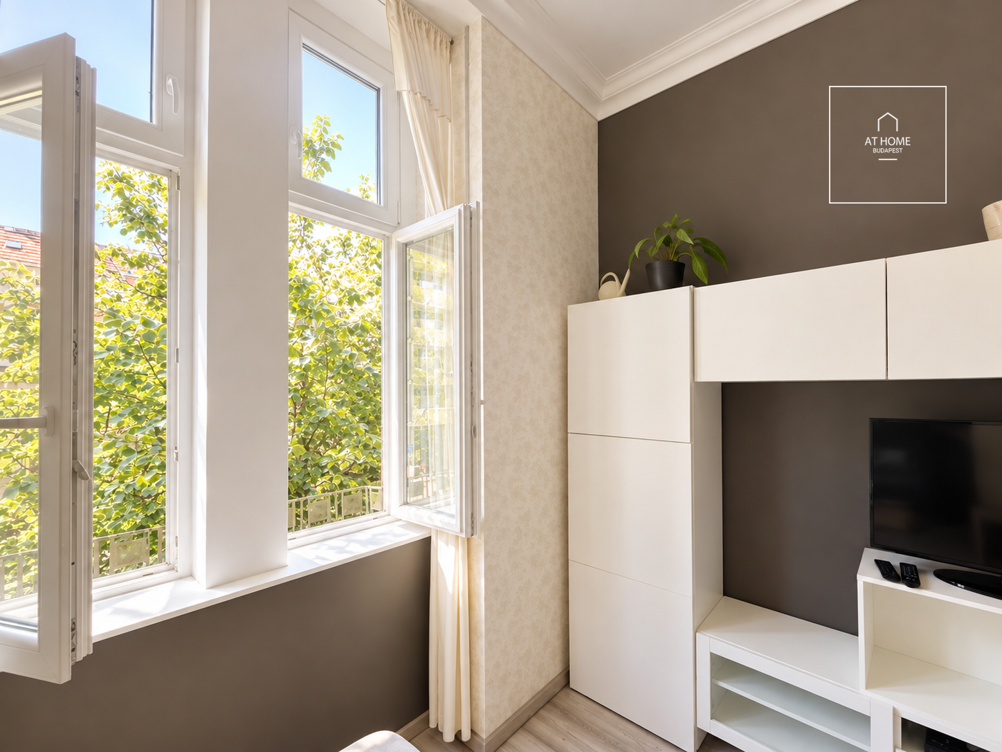 Renovated apartment with a gallery for sale in Krisztinaváros, Budapest.