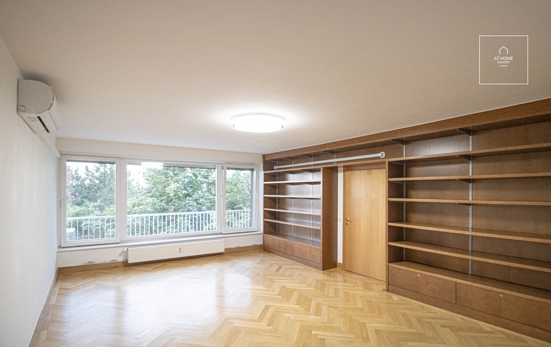 Panoramic Luxury Apartment in the Prestigious Rózsadomb Diplomatic Residence