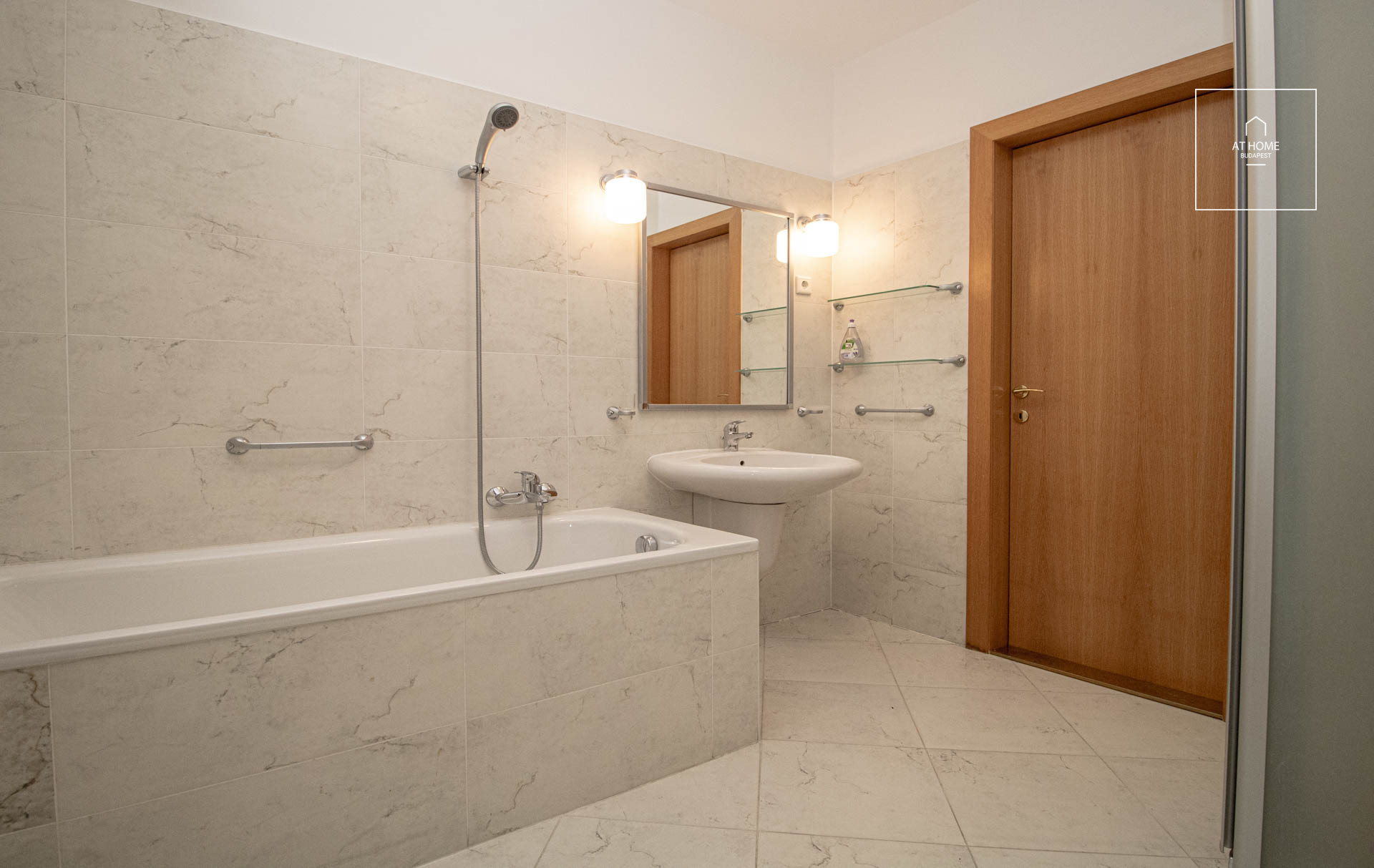 Panoramic Luxury Apartment in the Prestigious Rózsadomb Diplomatic Residence