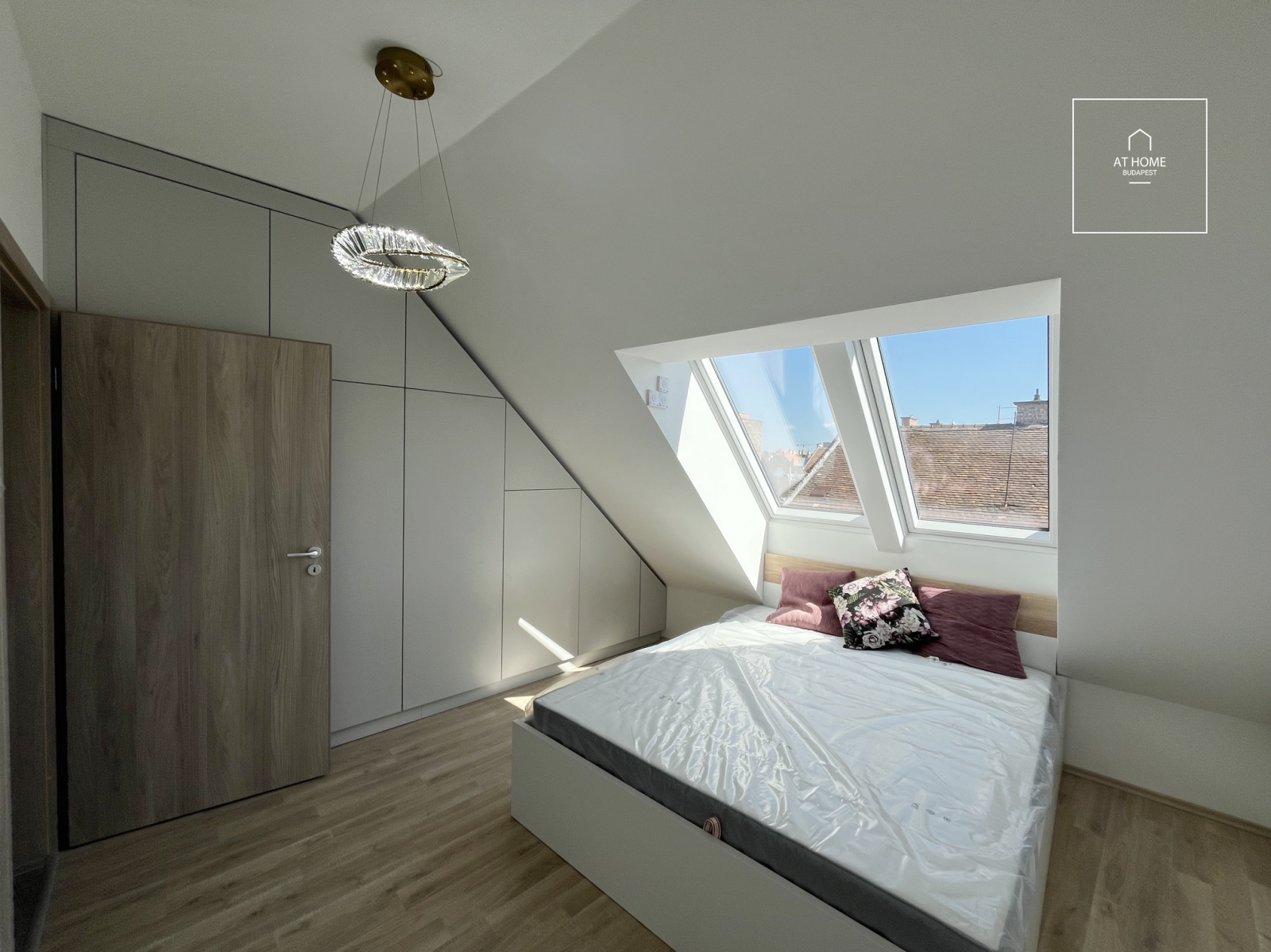 Modern Apartment for Rent in the Heart of Terézváros