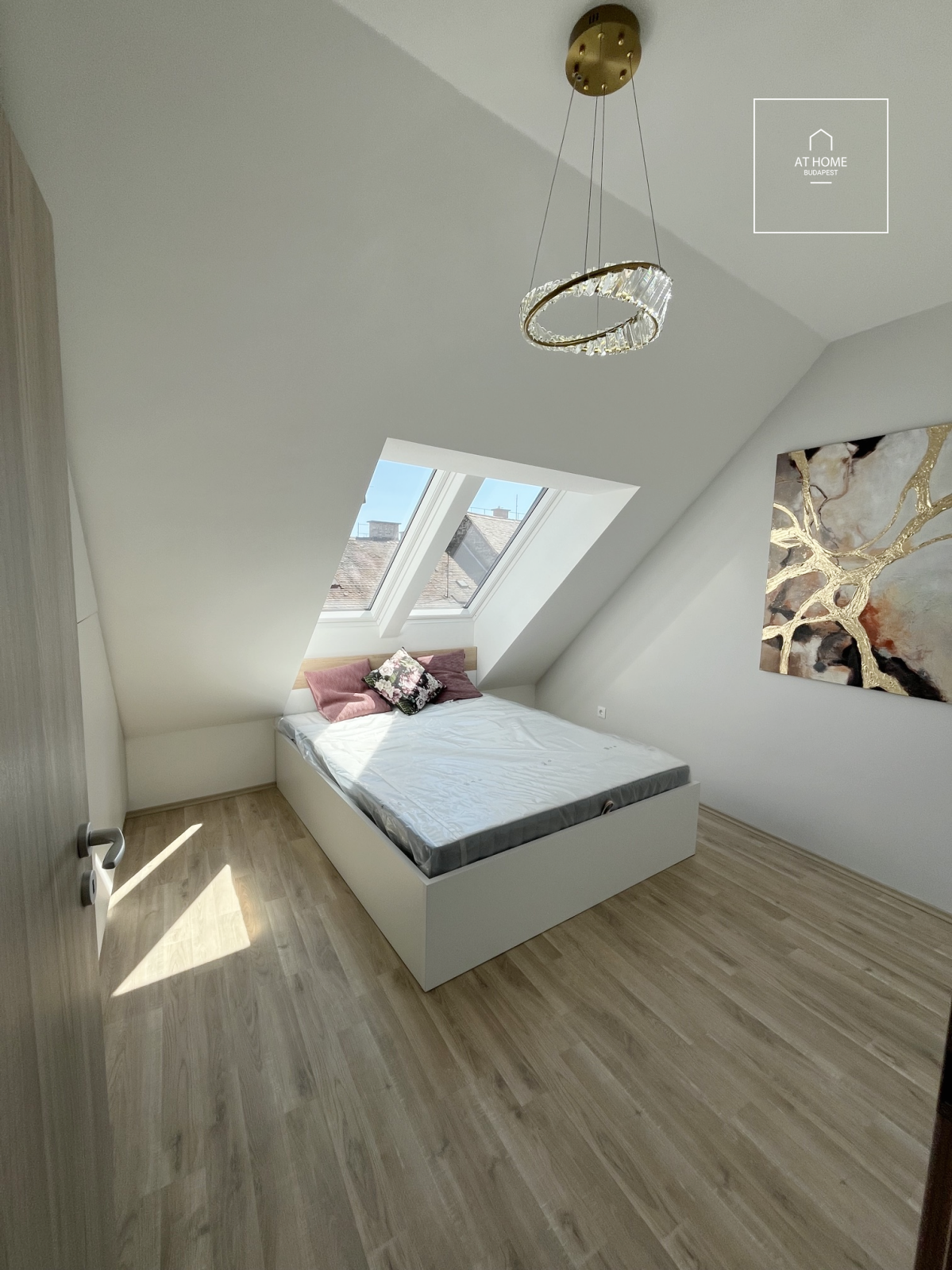 Modern Apartment for Rent in the Heart of Terézváros