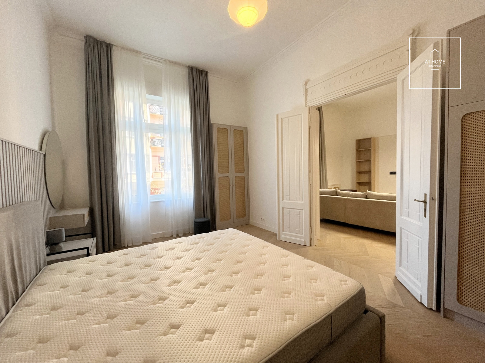 Exclusive, newly renovated apartment in the heart of Budapest, near Szabadság Square