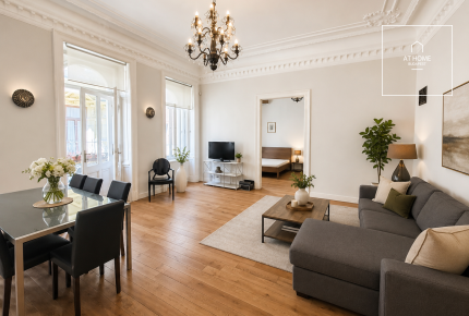 Elegáns, 121 m²-es lakás eladó Budapest egyik legrangosabb belvárosi utcájában