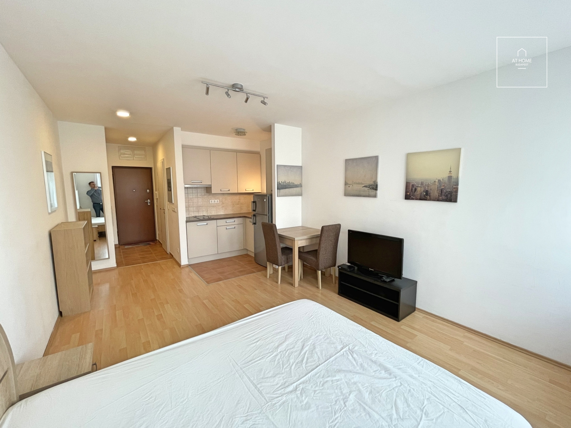 Sunny studio apartment for rent near the University of Veterinary Medicine