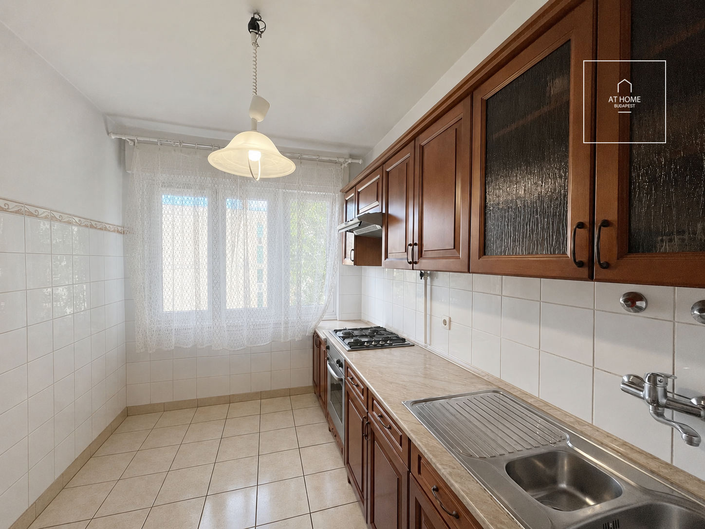 3-room apartment for sale with panoramic view and balcony in one of the most sought-after streets of Törökvész