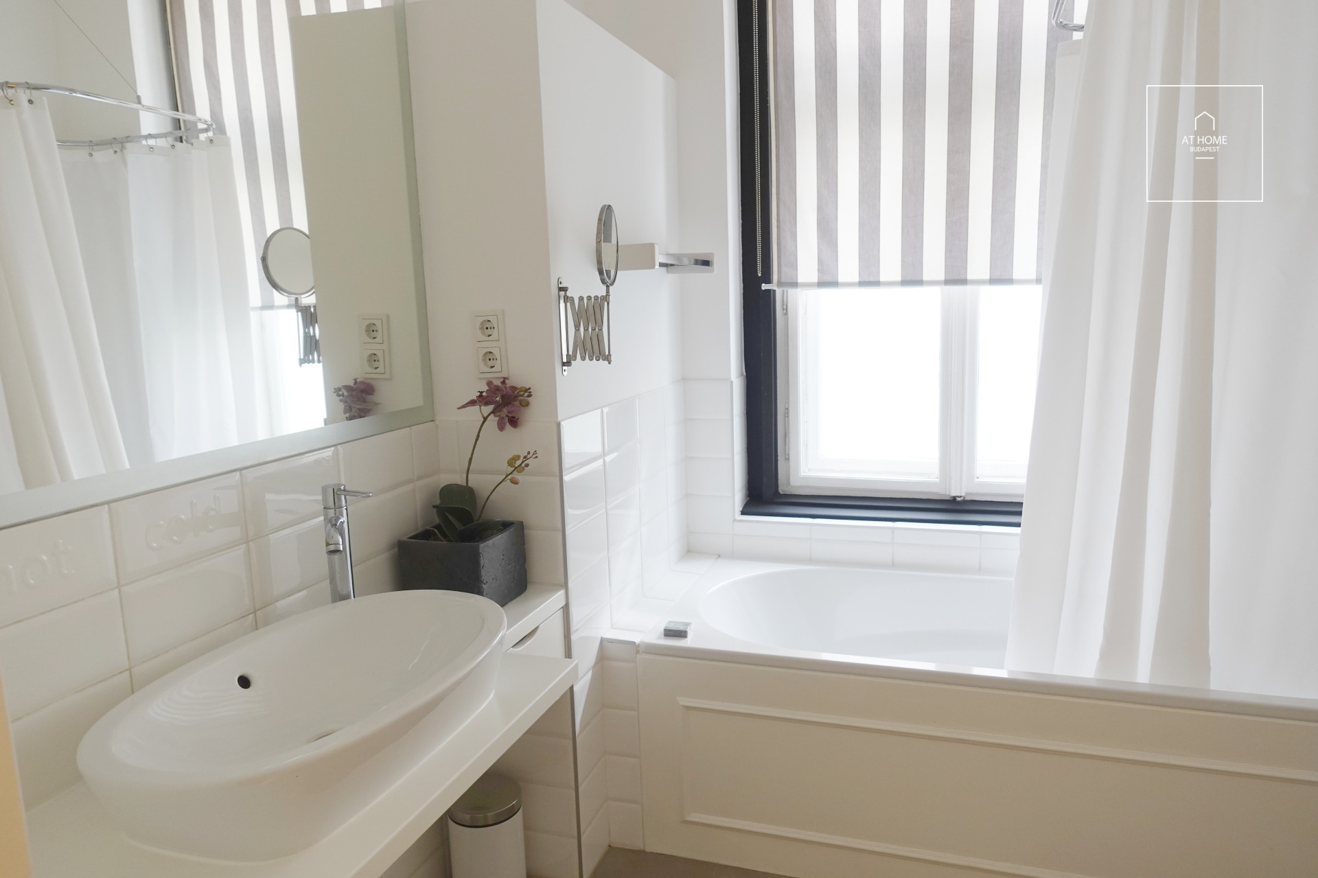 Elegant Three-Level Apartment with Panoramic Terrace for Rent in the Heart of Budapest