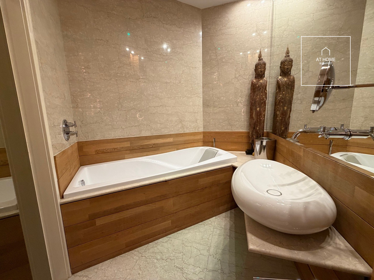 Premium apartment for rent in Budapest, District VI, Terézváros