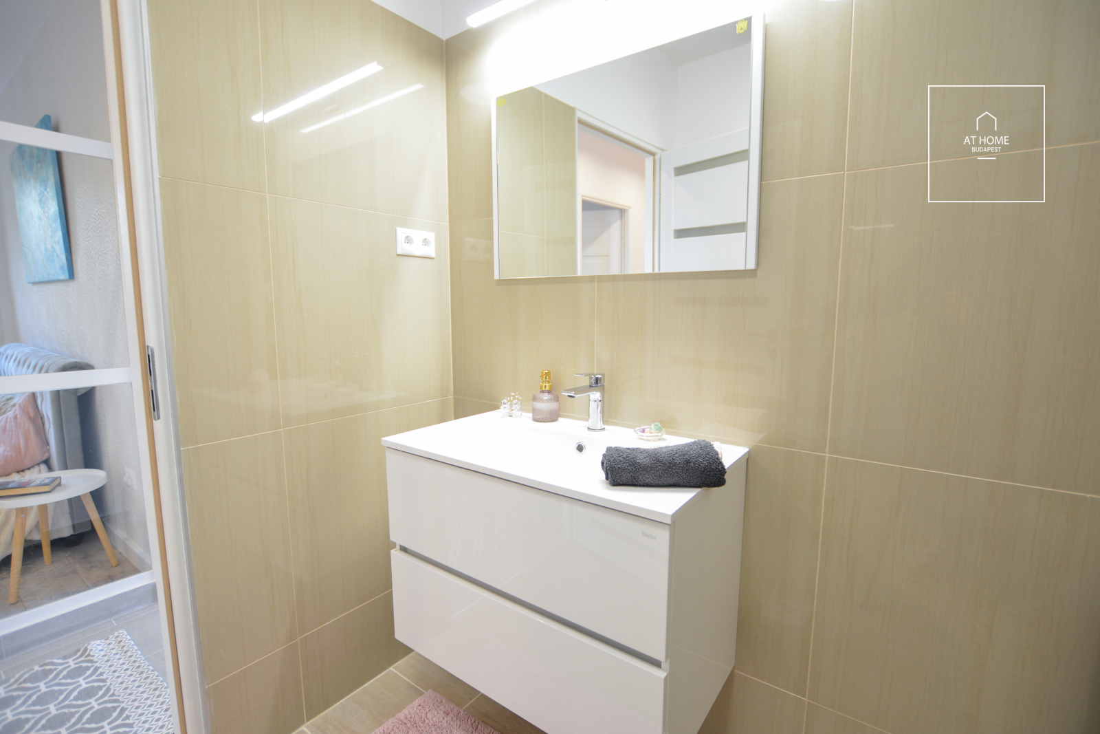 Panoramic, Fully Renovated Apartment with a Large Terrace in a Green Hillside Area