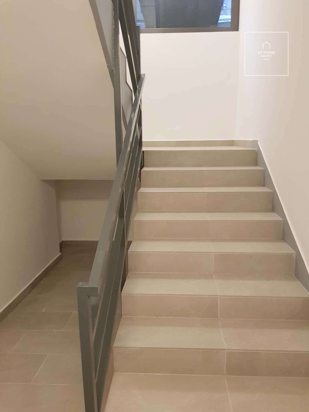 Panoramic, Fully Renovated Apartment with a Large Terrace in a Green Hillside Area