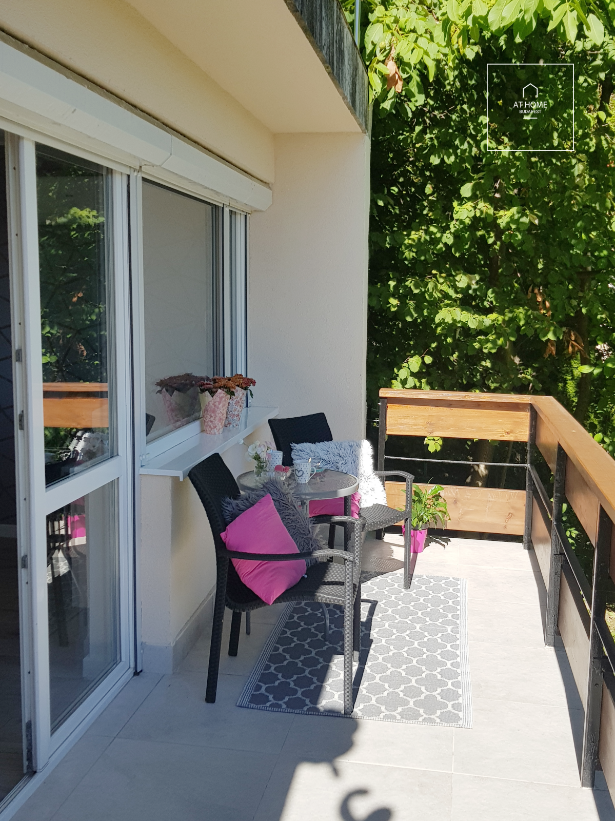 Panoramic, Fully Renovated Apartment with a Large Terrace in a Green Hillside Area