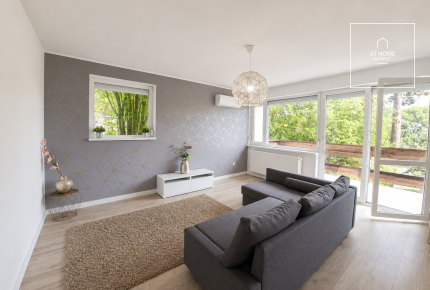 Panoramic, Fully Renovated Apartment with a Large Terrace in a Green Hillside Area