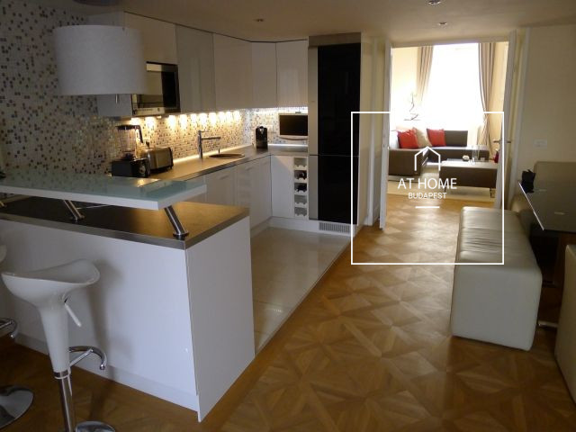 Sunny apartment for rent Budapest VI. district, Terézváros