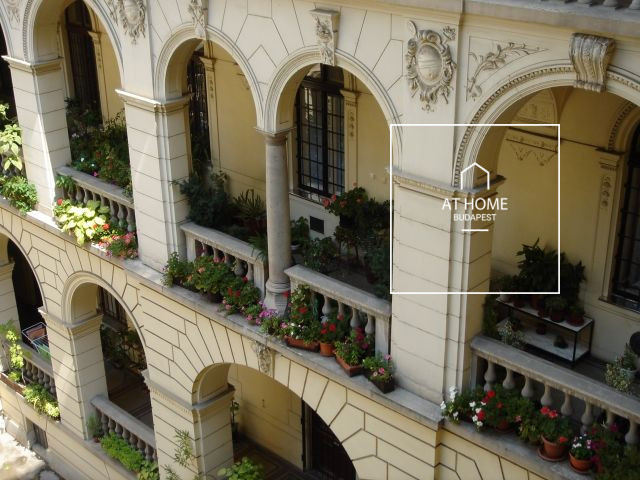 Sunny apartment for rent Budapest VI. district, Terézváros