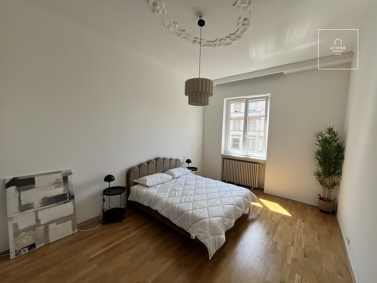 Elegant 3 Bedroom Apartment in Országút, District II