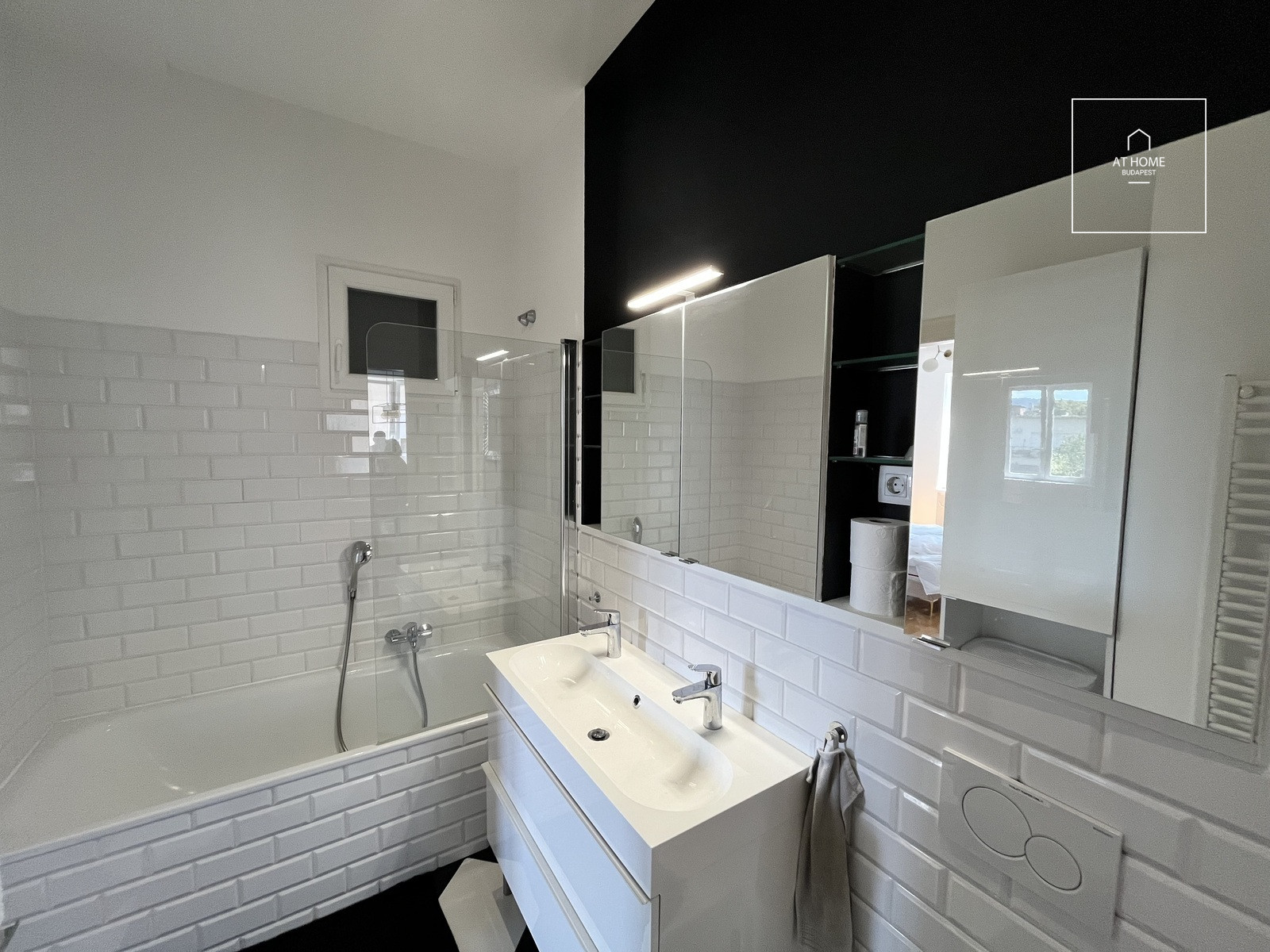 Elegant 3 Bedroom Apartment in Országút, District II