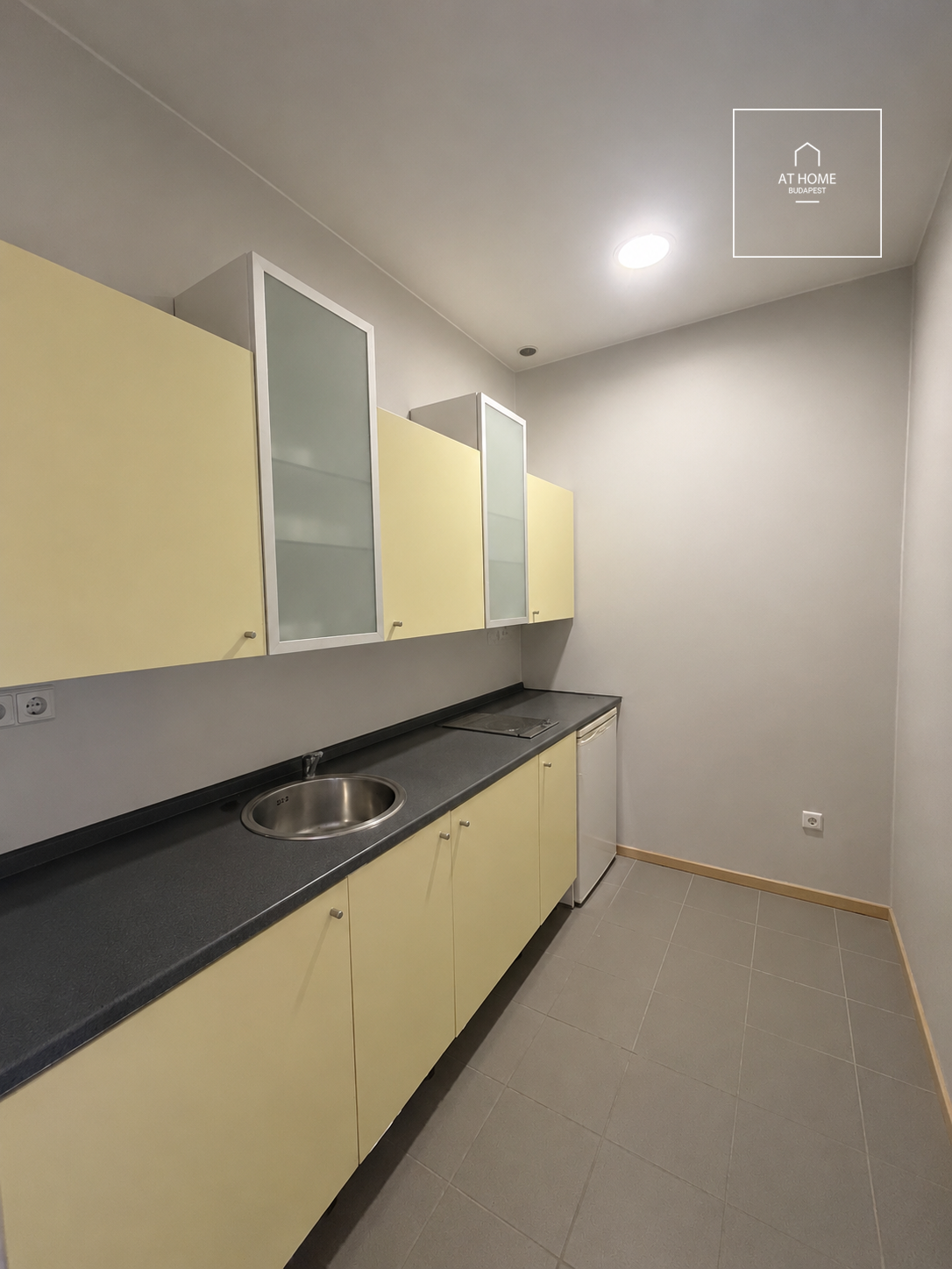 Large-Scale Property for Sale in the Historic Heart of Budapest, Close to Károlyi Garden