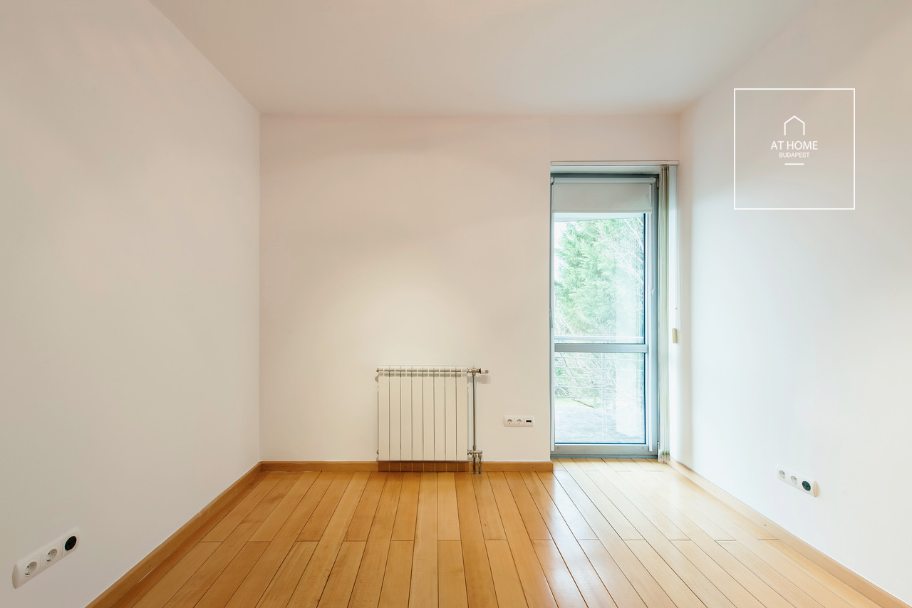 Panoramic Luxury Apartment for Rent in the Green Area of Sashegy