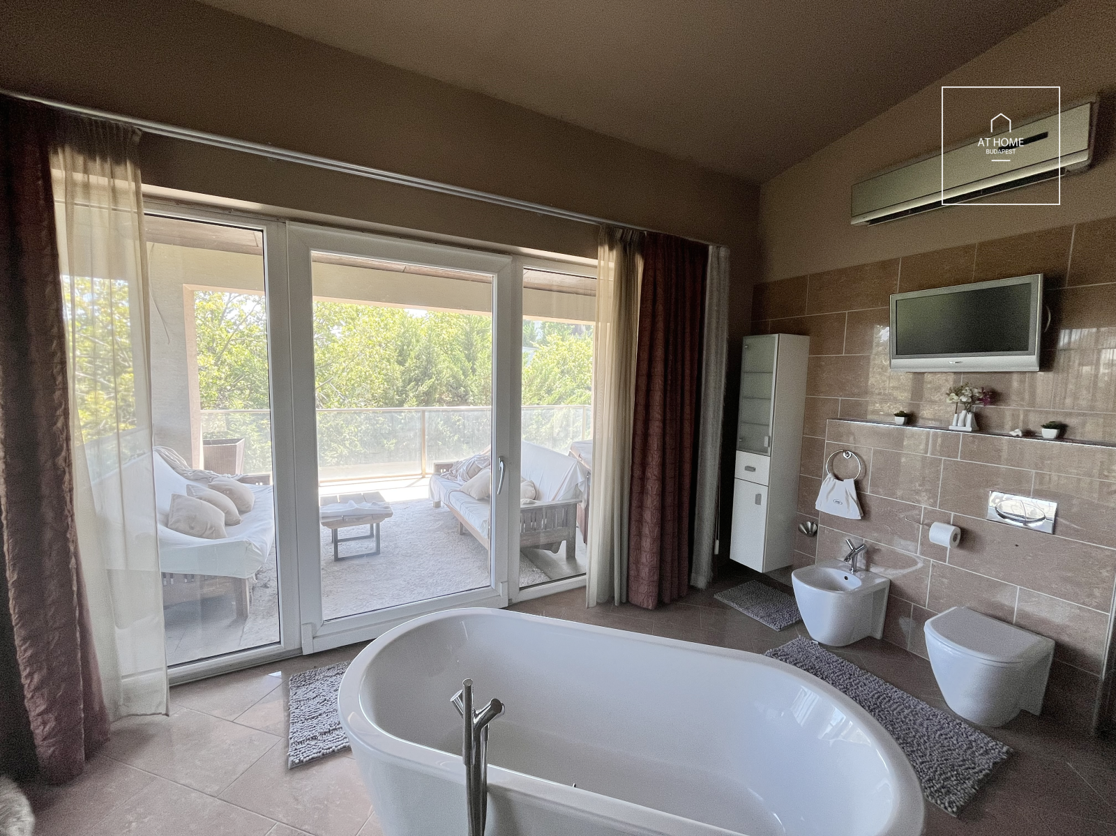 Exceptional Luxury Villa in One of Budapest\'s Most Exclusive Locations
