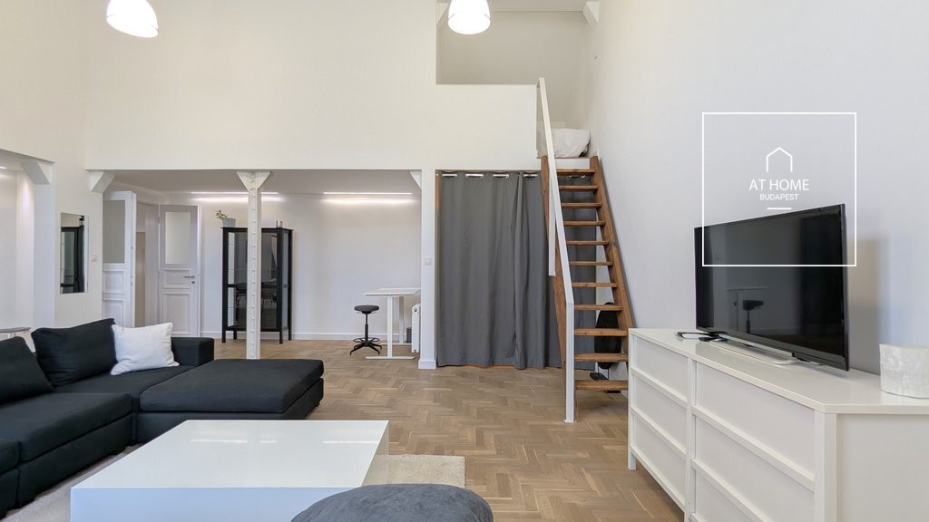 Elegant Renovated Apartment for Rent in the Heart of Budapest