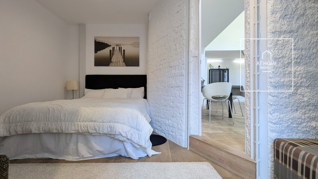 Elegant Renovated Apartment for Rent in the Heart of Budapest