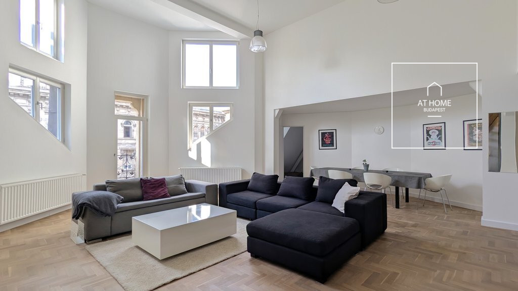 Elegant Renovated Apartment for Rent in the Heart of Budapest