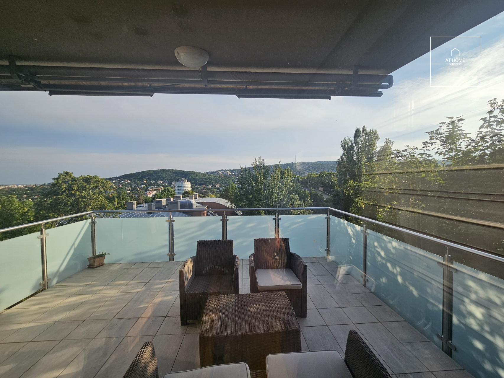 Három hálószobás prémium panorámás lakás kiadó Budapest II. kerület, Törökvész