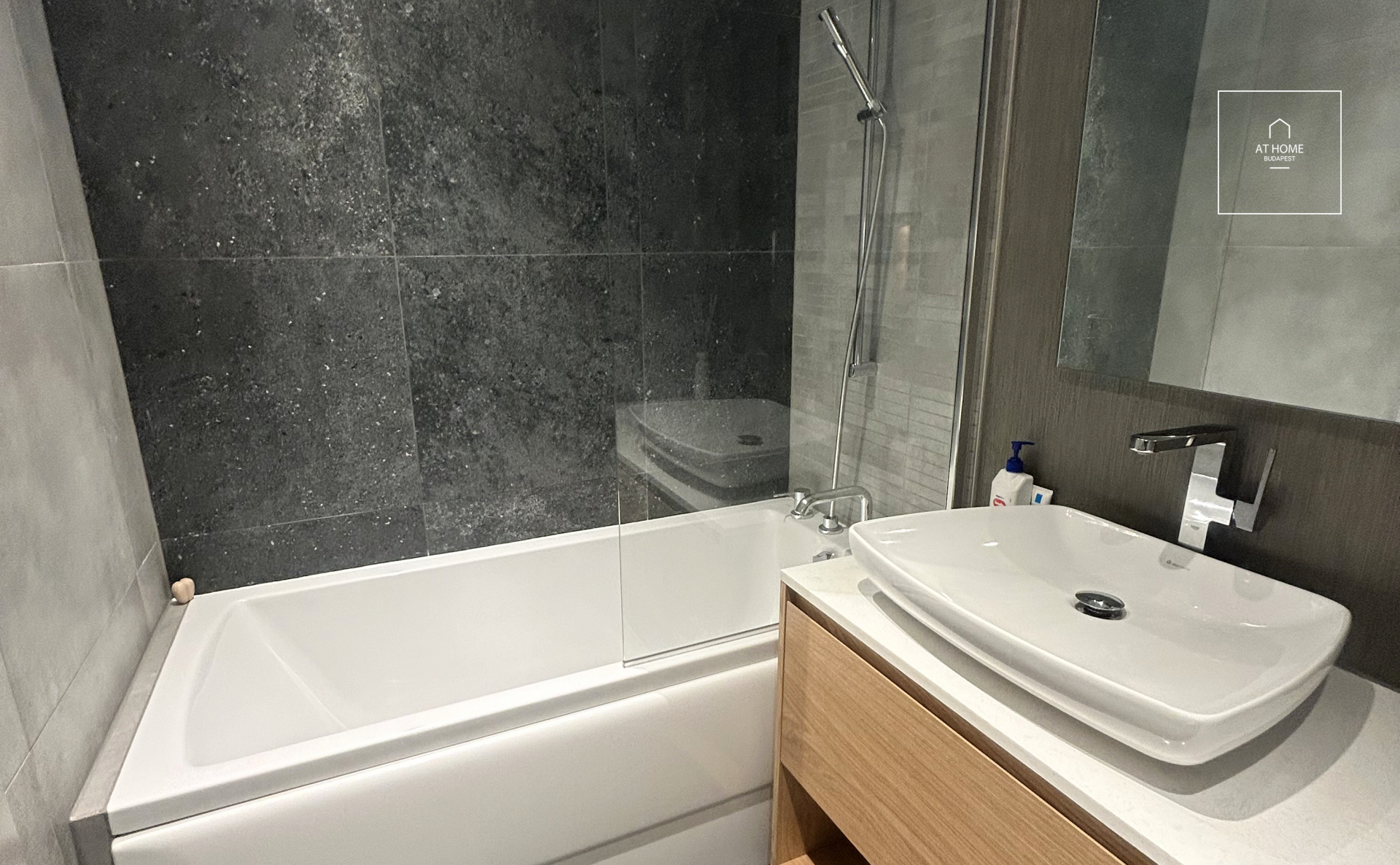 Premium Apartment for Rent in DunaPearl Residence, One of Budapest\'s Most Desirable Districts