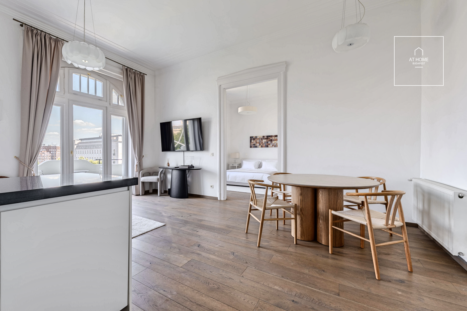 Exclusive Apartment with Panoramic Terrace for Rent in the Heart of Budapest\'s 5th District